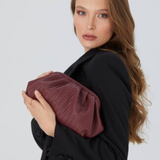 Belissh Women's Pouch Crossbody Bag in Burgundy
