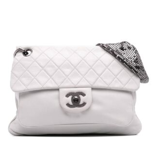 Chanel Women's Preloved CC Quilted Soft Lambskin Chain Mail Shoulder Bag in White